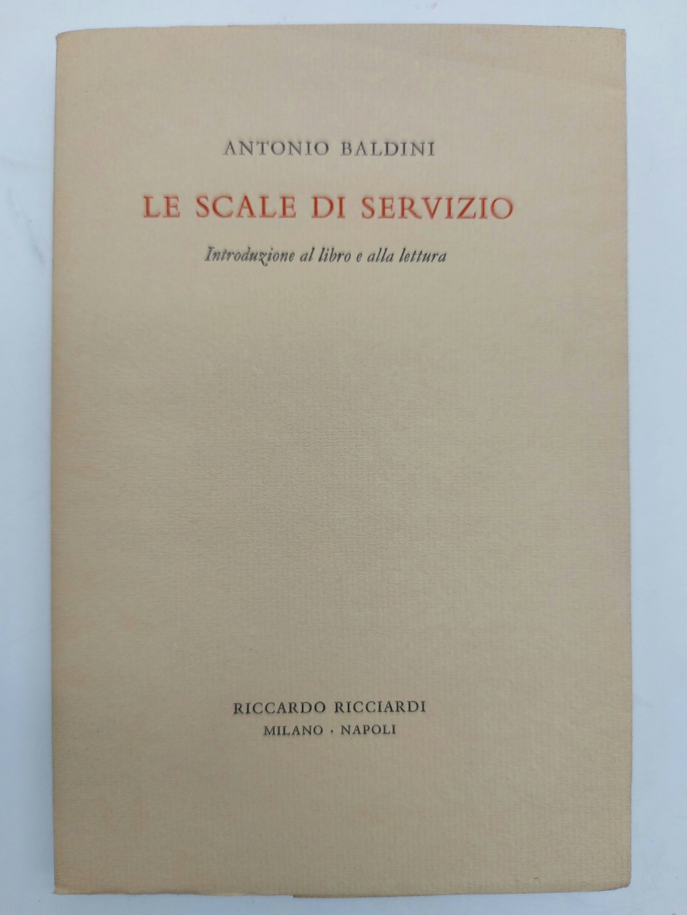Le scale di servizio. Introduzione al libro e alla lettura